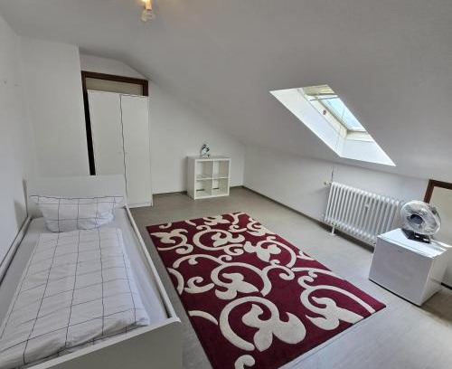 Misburg - Nord House | Freundliches Privatzimmer mit Gemeinschaftsküche und Gemeinschaftsbad