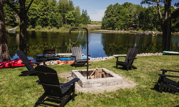 Townsend House | Friend and Family Lake house - Sleeps 16+