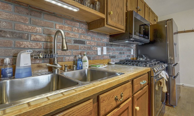 West Colorado Springs House | Friend Zone