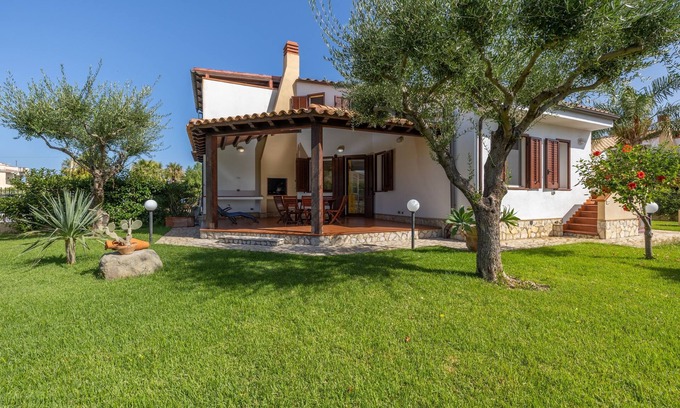 Piana Calzata Villa | Friends, couples or families! FROM 8 TO 16 BEDS.nSELF CHECK-IN