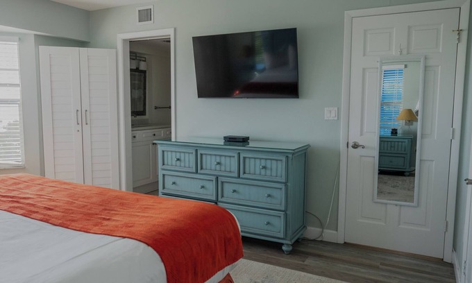Tavernier Condo | Friends' Getaway 1BR w/Ocean View, Pool & Beach