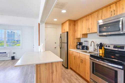 North Bay Village Apartment | Front Bay View Unique Stay for a Relaxing Experience