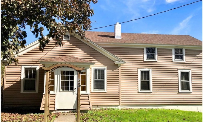 Cooperstown House | "Front Cottage" of Cooperstown Cottages by the Creek - 4 mi to Coop Dreams Park!