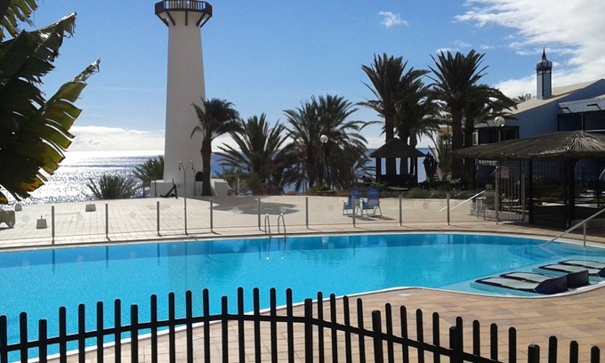Playa del Aguila Apartment | FRONTLINE WITH GARDEN