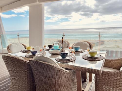 Costa de Caparica Apartment | Front Line, Sea View, luxury Penthouse in Caparica