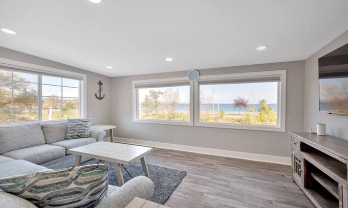 Traverse City Apartment | Front St Lofts in Downtown TC