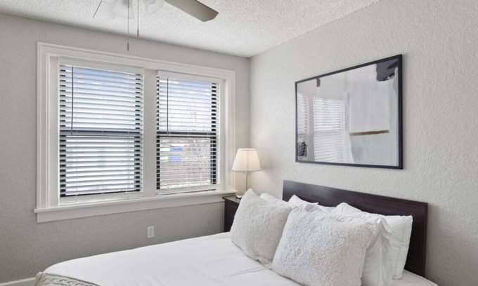 South Hyde Park Apartment | Frontdesk | Cozy 1 BR Apt near the Jazz District