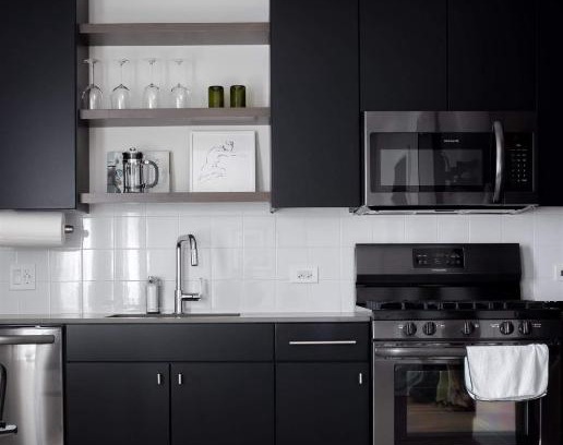 Lakeview Apartment | FRONTDESK Cozy Studio Apt in Wrigleyville