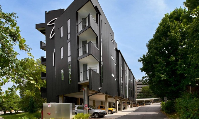 Hillsboro West End Apartment | FRONTDESK Fairfax Flats West End Nashville