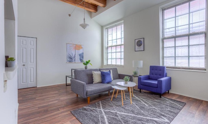 Detroit Apartment | Frontdesk I River Place Apts Rivertown Detroit