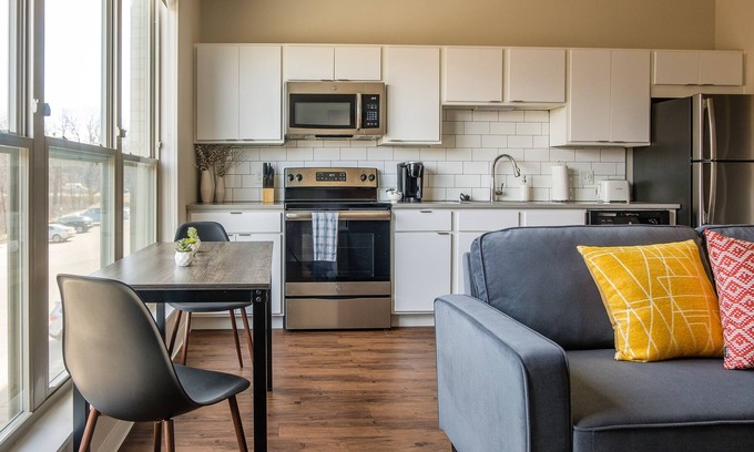 Ames Apartment | Frontdesk | Modern and Bright 1BR Suite