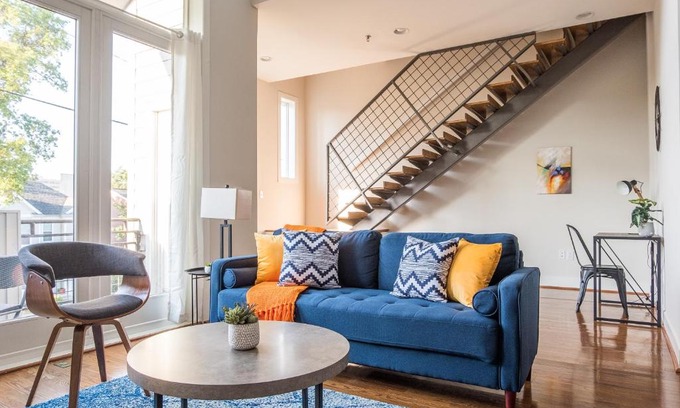 East Market District Apartment | FRONTDESK NuLu Apts Louisville