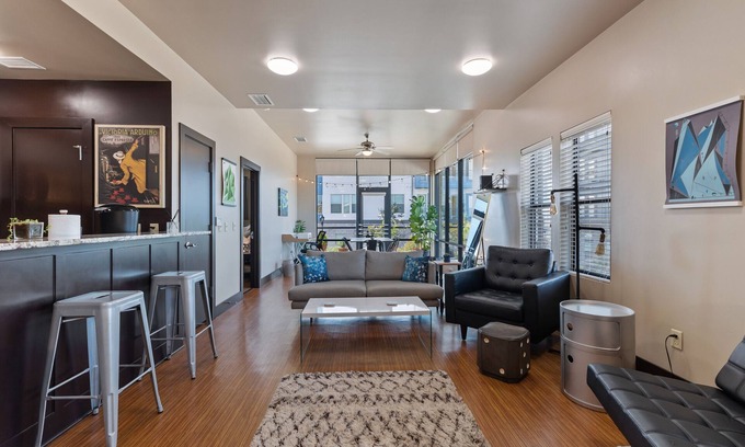 Fairmount Apartment | Ft Worth Southside Loft 201- Walk to Magnolia Ave!