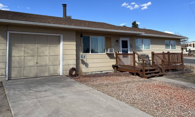 Cimarron Hills House | Full 4br 2ba Two Level House