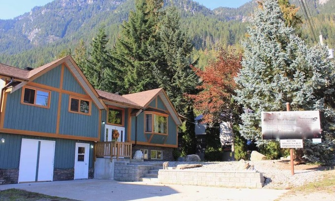 Revelstoke House | Full House, Sleeps 16, 2 Hot Tubs, 3 Bath, 11 beds