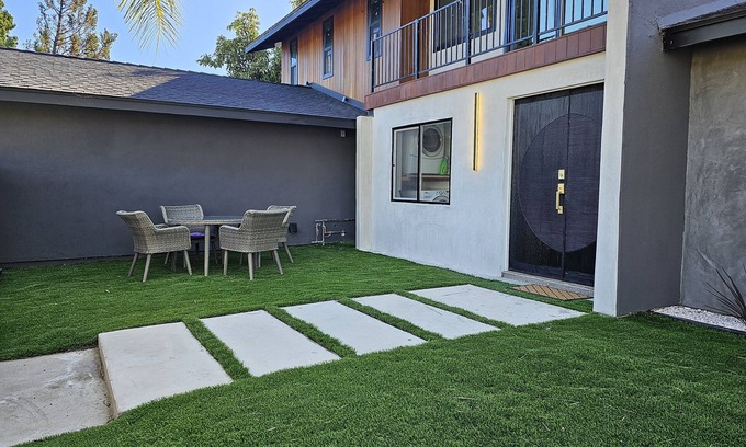 Oak Park House | Full Modern House 4bd/3.5ba