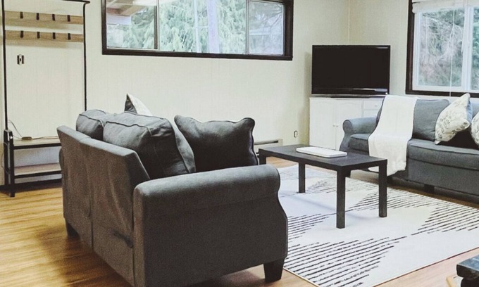 Forks Other | Full Moon Farmhouse-Minutes from La Push!
