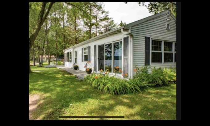Wautoma Cottage | Full Rec Lake Cottage