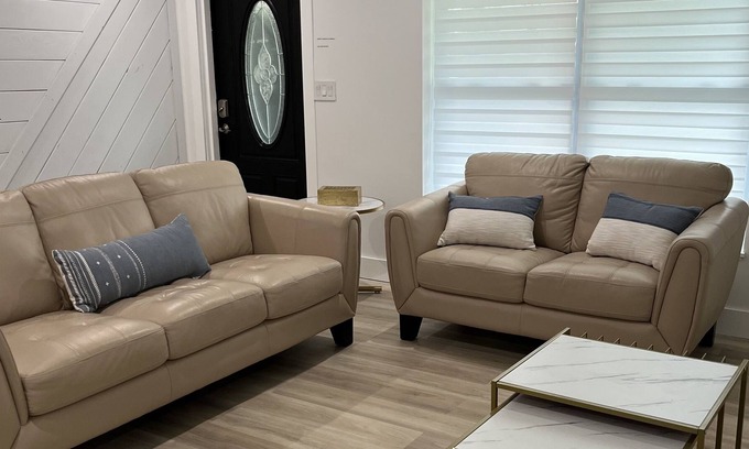 Driftwood House | Full RENOVATED - Close to MI FL!! Near to Hard Rock Casino