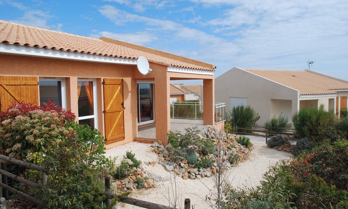 Fitou Villa | Fully Air-Conditioned Villa, Sleeps 6, Pools, Wi-Fi, Mediterranean Sea Views