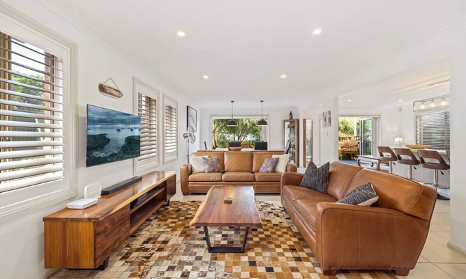 Sydney Apartment | FULLY FURNISHED HOME WALK TO ELOUERA BEACH