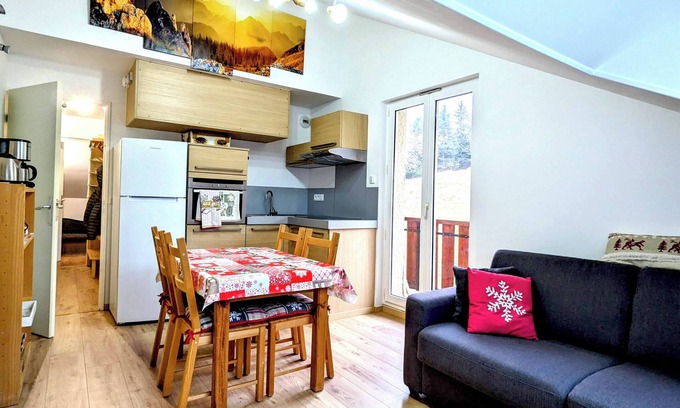 Villard-de-Lans Apartment | Fully-equipped T2 apartment with balcony in quiet residence with mountain views.