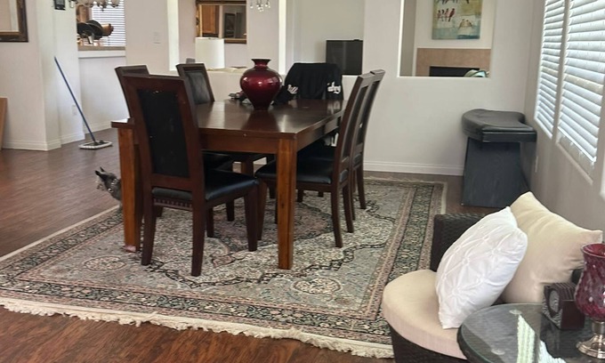 Greenacres House | Fully Furnished 6 bedroom 3 bath house