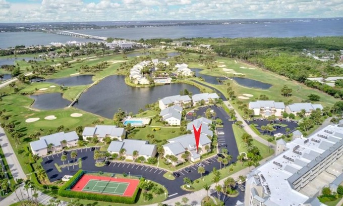 Stuart Condo | Fully furnished first floor condo steps from the beach!
