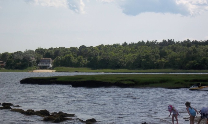 Wareham Center House | FULLY FURNISHED HOME SHORT WALK TO SWIFTS BEACH 1 HOUR FROM BOSTON