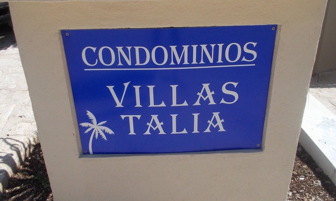 Puerto Aventuras Condo | Fully furnished/equiped, 7 walking minutes to the beach, swimming pool.