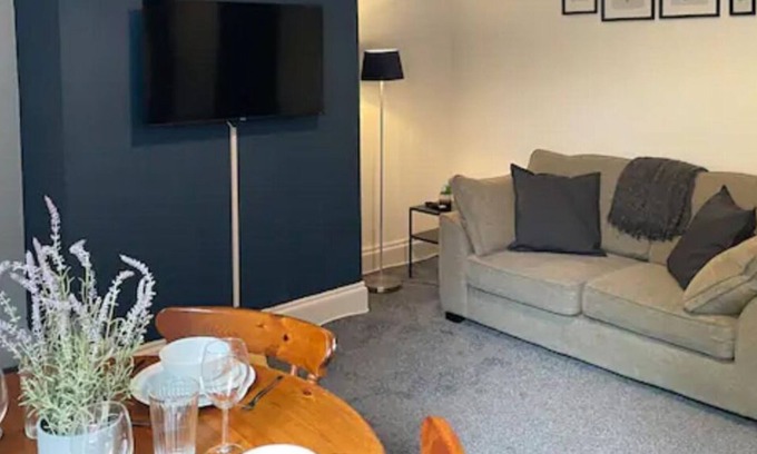 Gateshead Condo | Fully refurbished 2 bed*contractors*families*wifi