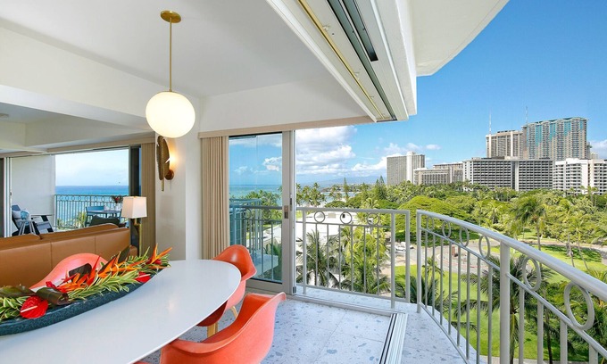 Waikiki Condo | Fully Remodeled! Amazing OCEAN, Mountain, City Views! 2-Bed/2-Bath Sleeps 6!