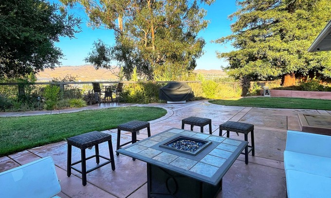 Vallejo House | Fully Remodeled home on top of the hill in Wine country with Hot Tub 🍷