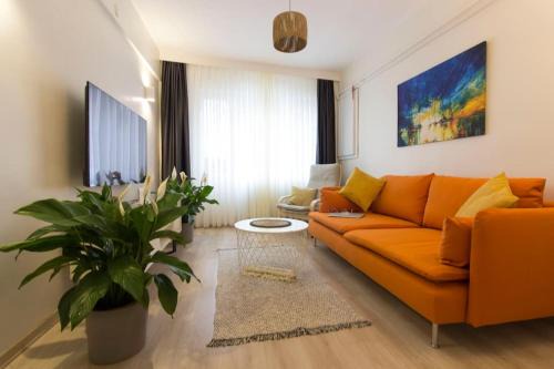Moda Apartment | Fully Renovated 2BR Flat in Prime Location at Moda