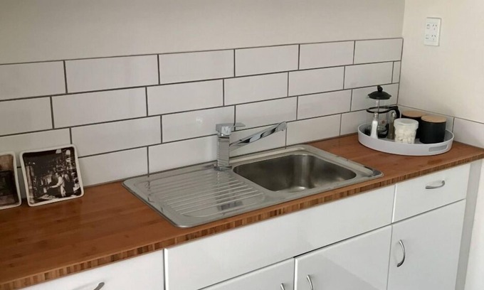 Dunedin City Centre Apartment | Fully renovated City Villa with 2 large bedrooms.