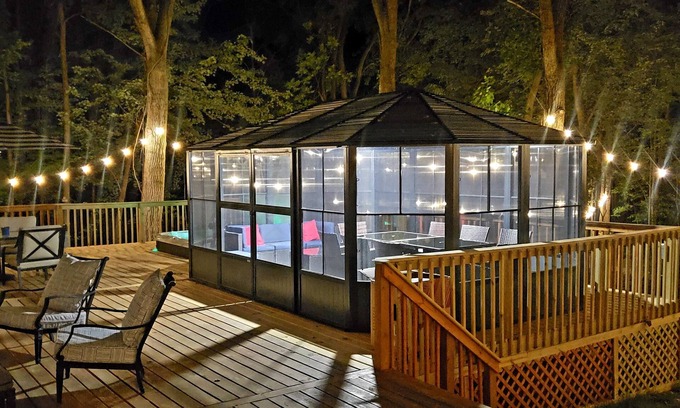 Sawyer House | Fully renovated private & cozy 3 bdr cottage with hot tub close to Warren Dunes