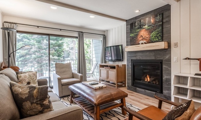 Mammoth Lakes Condo | Fully Renovated! St Anton #17 Ski in Ski Out 1 Bedroom 1 Bathroom Condo! Sleeps up to 4!