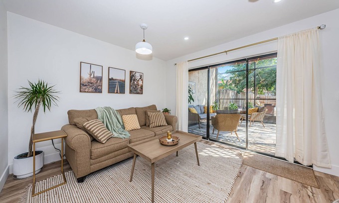 Clearwater House | Fully renovated townhome centrally located the heart of Clearwater, Florida!