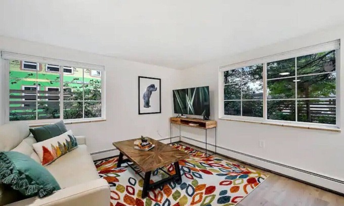 Englewood Apartment | Fully Stocked & Renovated 1/1