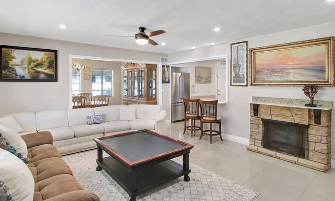 Riviera Beach House | Fully Updated West Palm Home in Quiet Neighborhood – Sleeps 12, 1 Mile to Beach!