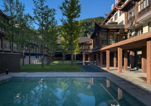 Wulingyuan Hotel | FunGee S Hotel 张家界国家森林公园标志门欢致酒店