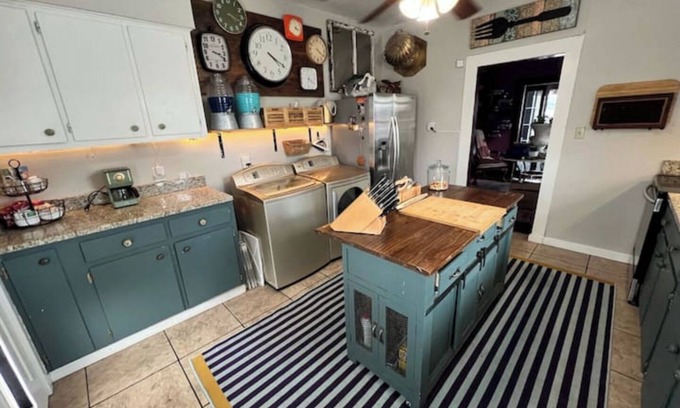 Fort Worth House | Funky Town FarenMidTerm Rental