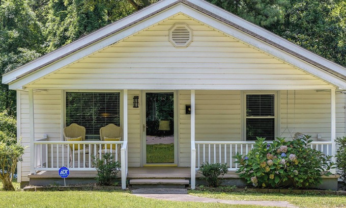 Fuquay-Varina House | Fuquay-Varina Vacation Home w/ Spacious Deck