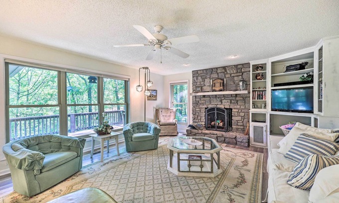 Hot Springs Village Cottage | Furnished Deck w/Views: Hot Springs Cottage