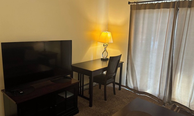 Neenah Apartment | Furnished executive apartments at an affordable price, perfect downtown location