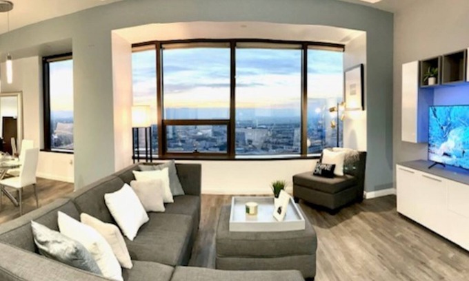 City West Condo | Furnished Luxury Condo w/2 Free Parking Spots, Utilities Included in Los Angeles