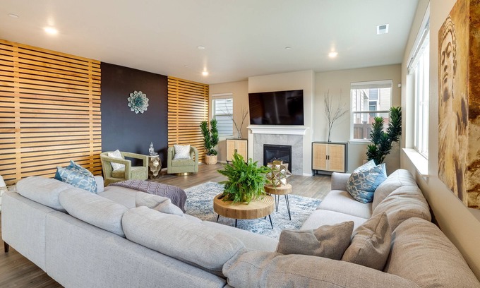 West Hills House | Furnished Patio & Fire Pit: Bremerton Home!