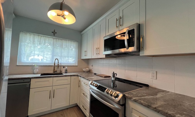 Port Charlotte House | Furnished, Upgraded 2 Bed/1 Bath - Single Family Home - Oak Hollow Community