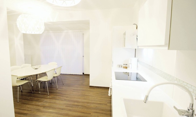 Neudorf-Nord Apartment | Futuristisches Wohndesign auf 2 Etagen Nahe Uni/messe