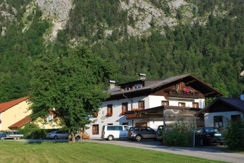 Weissenbach am Attersee Apartment | Gästehaus Riki Oberschmid